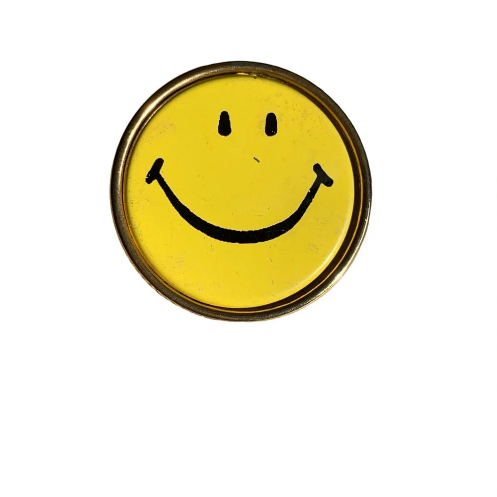 1970’s smiley pin, vintage, good condition